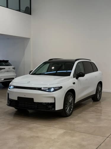 Leapmotor C10